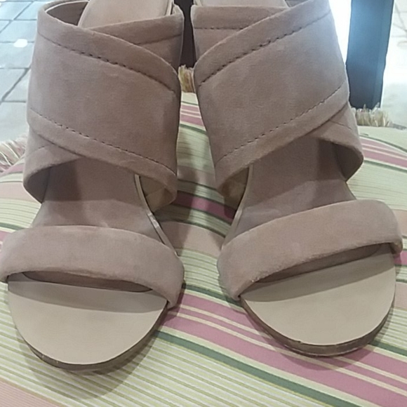 🔥STUNNING DEAL🔥Rag & Bone SUEDE Wedges - Picture 3 of 8